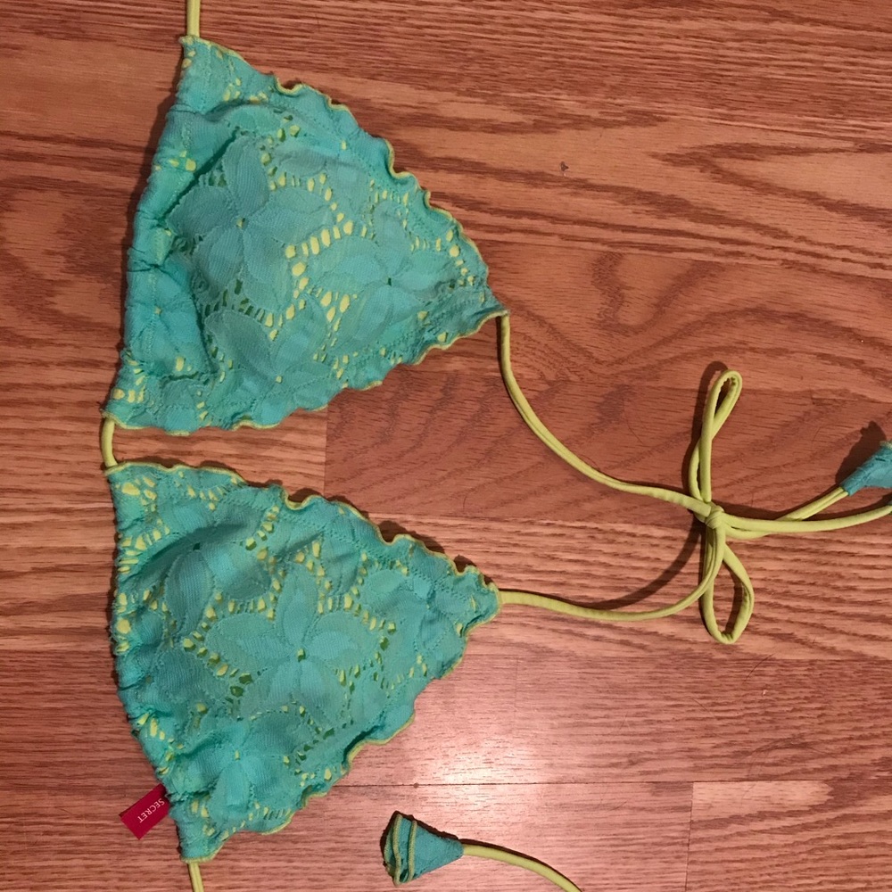Victoria’s Secret Bikini Top